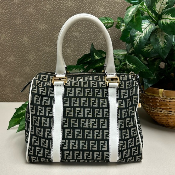 🔥🔥🔥Authentic Fendi Zucca Leather Trim Boston Satchel Handbag - Picture 4 of 16